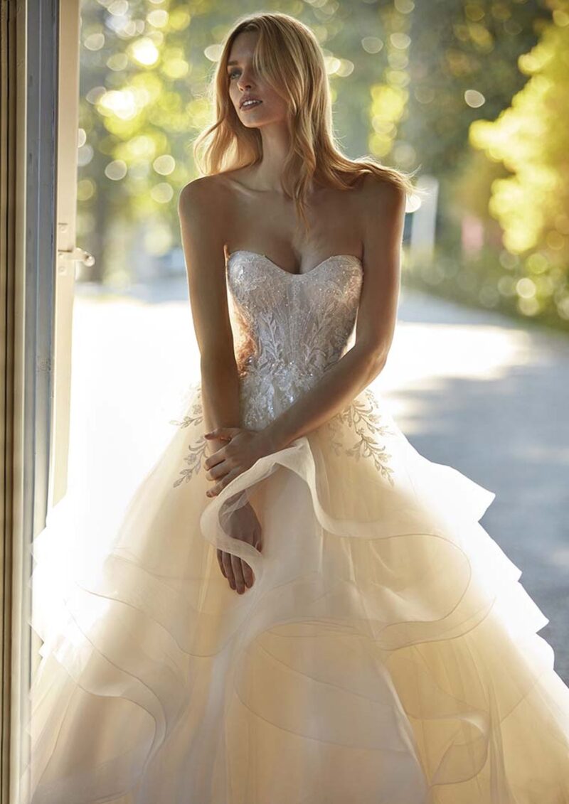 Abiti Sposa_Trendy Romantic_DHARA_NICOLE SPOSE