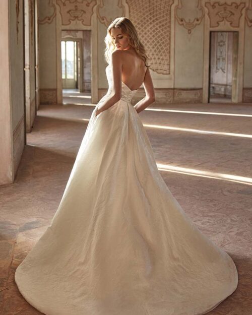 Abiti Sposa_Trendy Romantic_HISA_NICOLE SPOSE