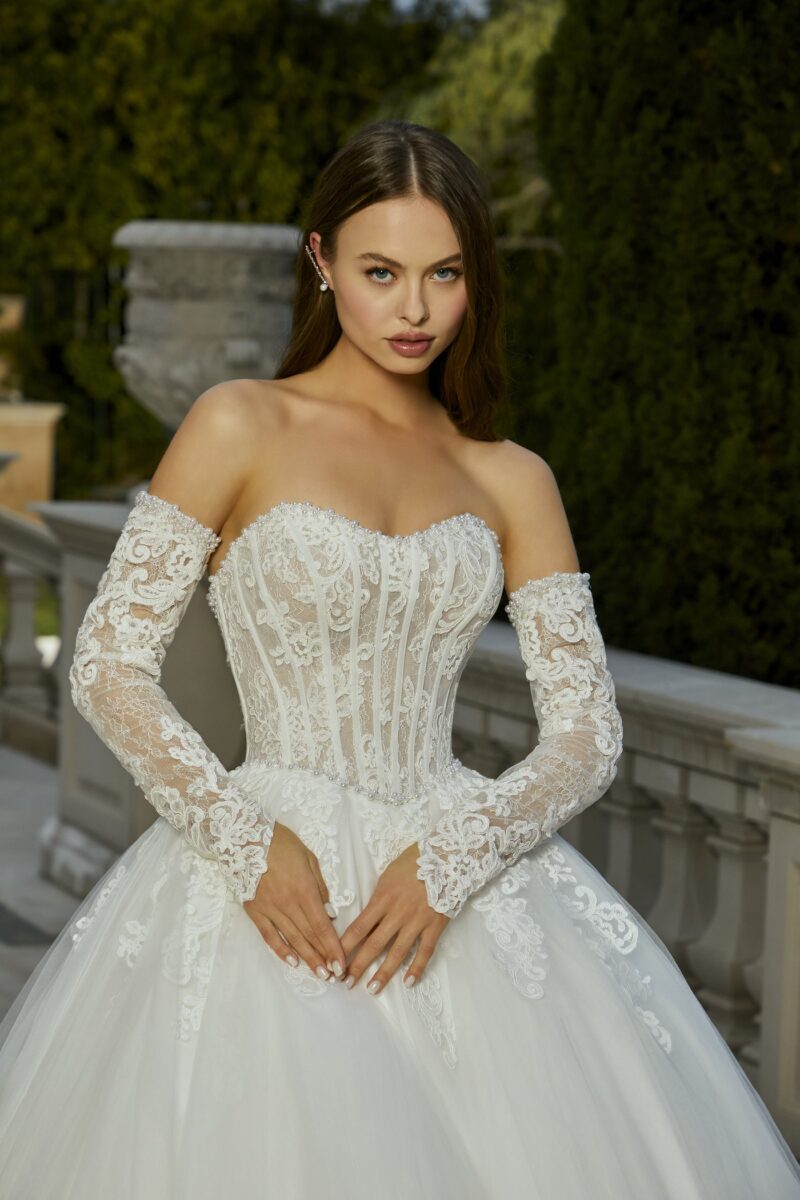 Abiti Sposa_Pizzo e Romantico_2667_MORILEE