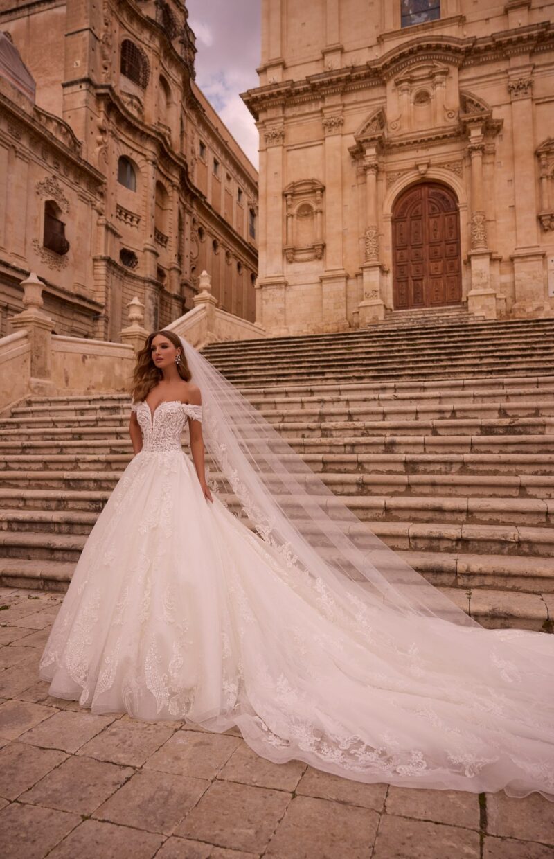 Abiti Sposa_Pizzo e Romantico_53086_MORILEE