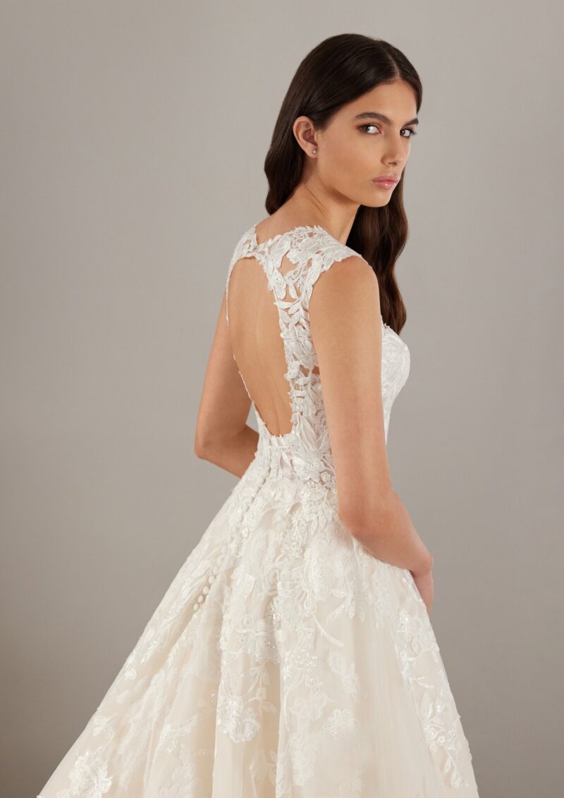 Abiti Sposa_Pizzo e Romantico_EVER_PRONOVIAS