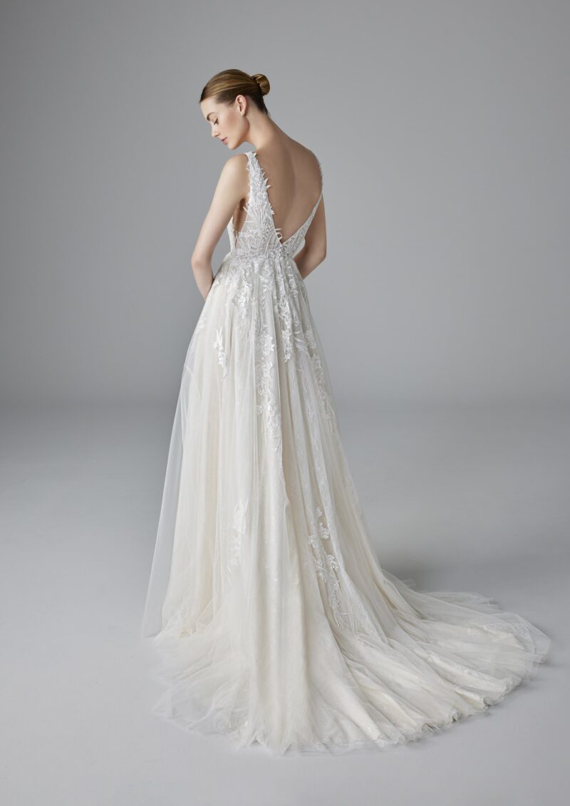 Abiti Sposa_Sirene e Scivolati_LUCIE_PRONOVIAS