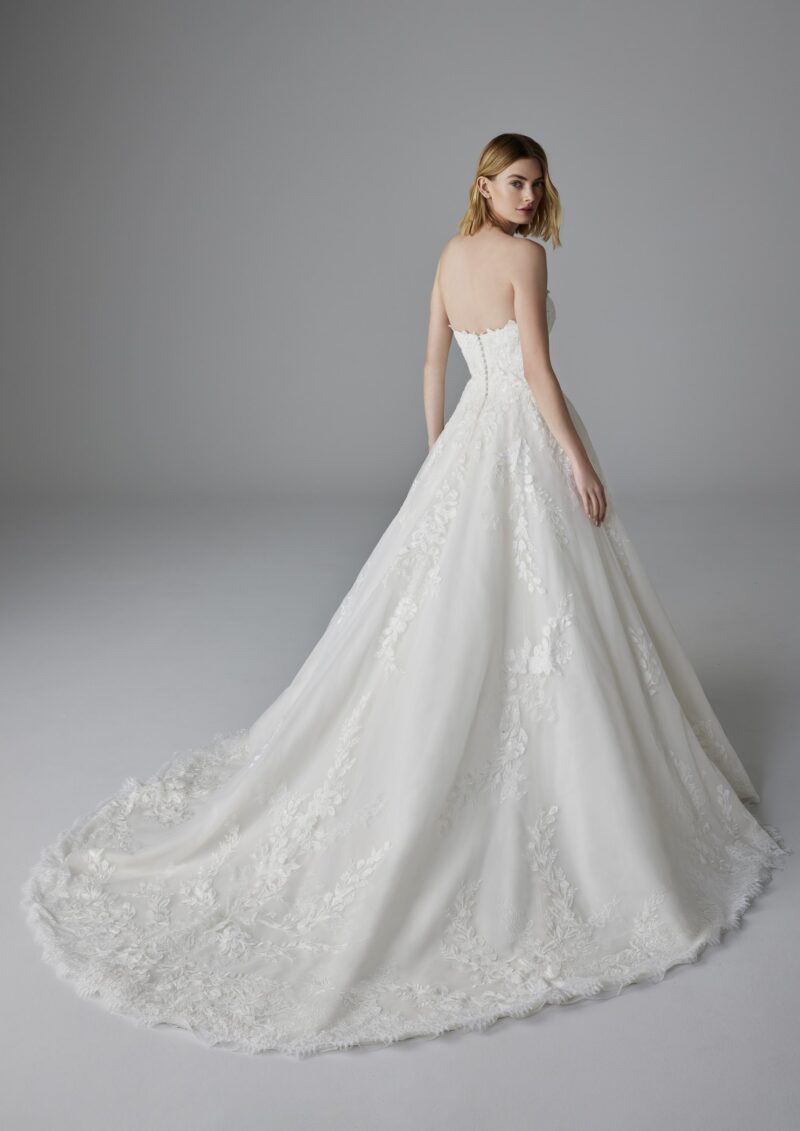 Abiti Sposa_Pizzo e Romantico_REMI_PRONOVIAS