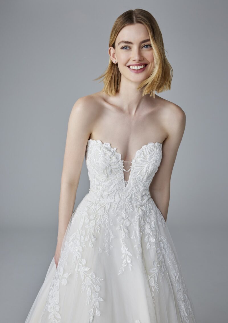 Abiti Sposa_Pizzo e Romantico_REMI_PRONOVIAS